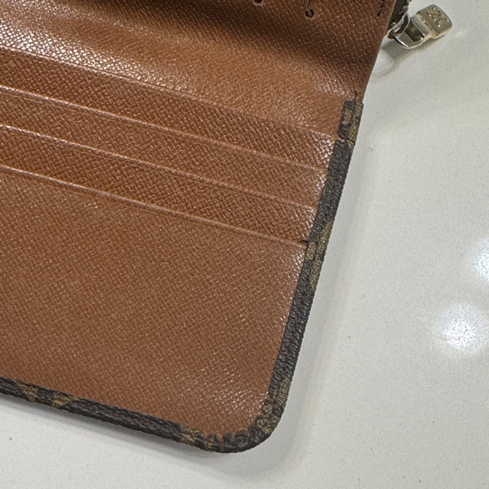 Louis Vuitton Monogram Brown Zip Around Wallet with Tan Snap - Picture 16 of 16